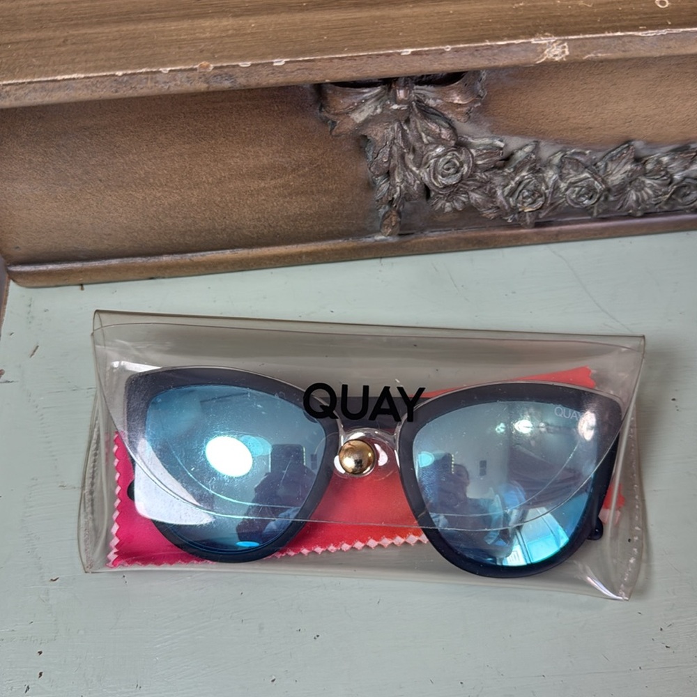 QUAY My Girl Black / Smoke Sunglasses - Picture 11 of 11